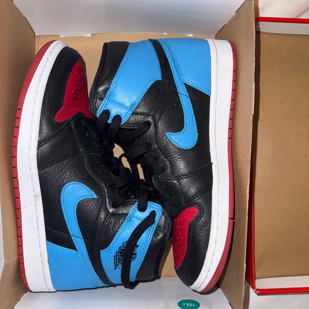 Women’s Air Jordan 1 High OG ‘NC to Chi”